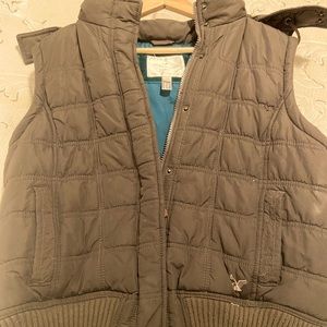 American Eagle puffy vest